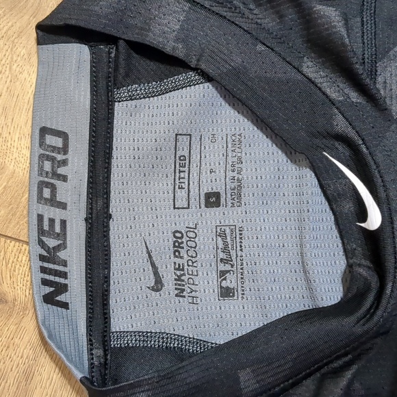 Nike Pro Hypercool 3/4 Sleeve Black Shirt - Picture 3 of 7